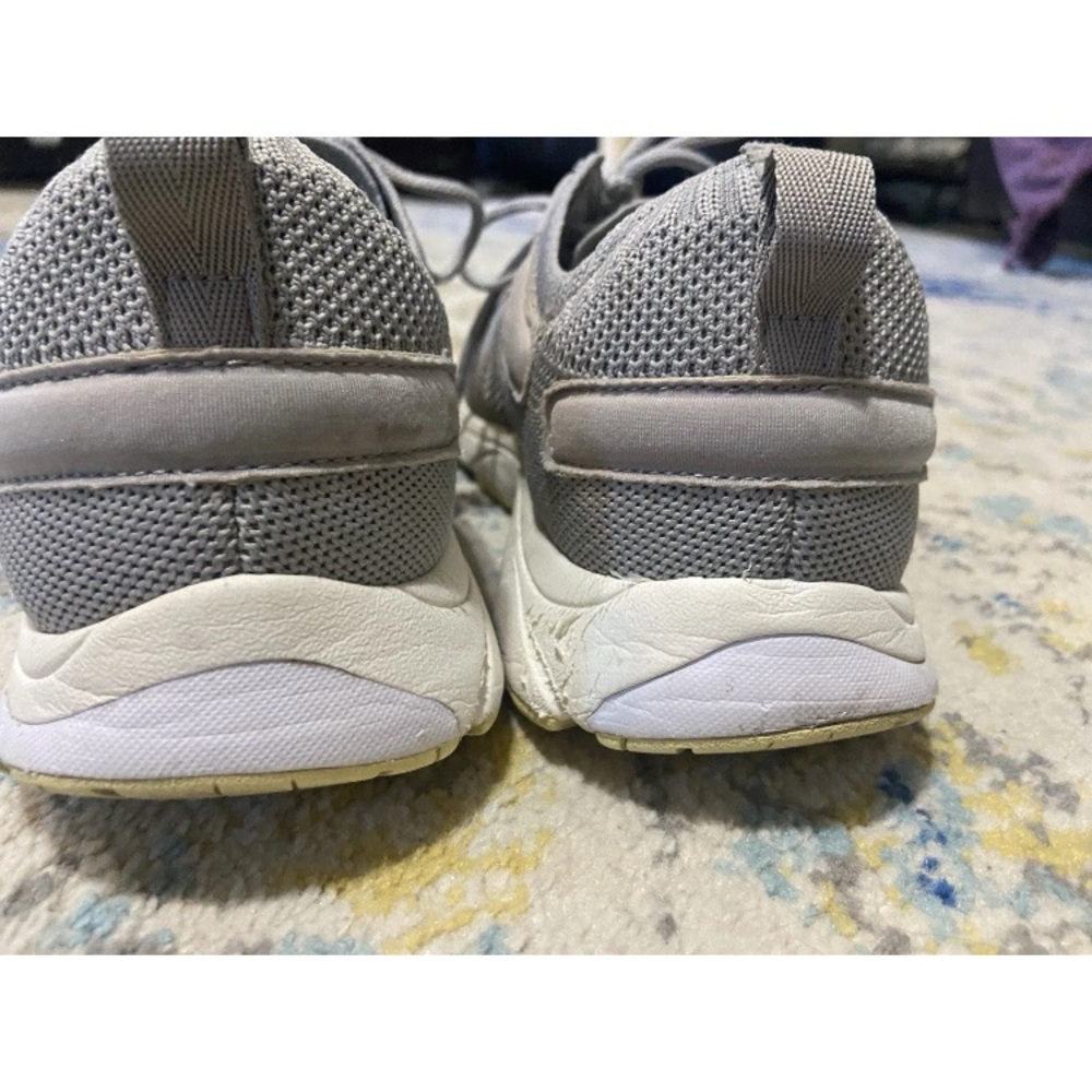 Vionic Endure Size 9.5‎ Walking Shoe Sneaker Light Gray Women's 9 1/2 Pre-Owned - Picture 5 of 11